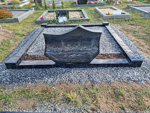 Monumendid, aiad, piirdeaedade puhastamine, kivid, liiv, por (6 foto / 10)