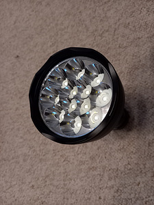 Taskulamp UltraFire UF-R8 12xCREE (1 foto / 3)