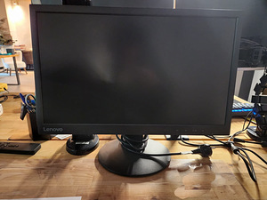 Lenovo monitor 21,5'' (2 foto / 3)
