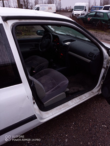 Renault Clio 2 (3 фото из 10)