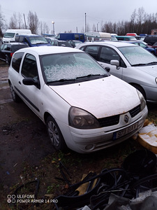Renault Clio 2 (9 фото из 10)