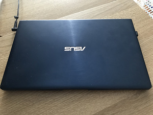 Asus Zenbook 256GB SSD (2 foto / 5)