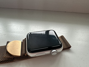 Apple Watch 3 42mm (5 фото из 5)