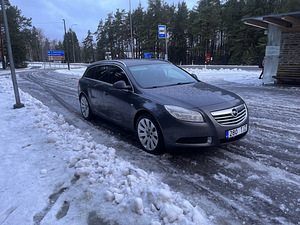 Opel Insignia 2,0D 96Kw Sport Tourer (2 foto / 9)