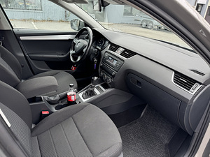Skoda Octavia Ls 130 000 (8 foto / 14)