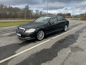 Mercedes-Benz S350 BLUETEC (2 foto / 15)