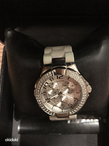 Часы Guess (2 фото из 3)