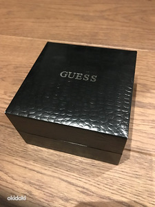 Часы Guess (3 фото из 3)