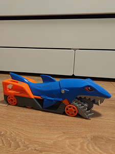 Hot Wheels автовоз (2 фото из 3)