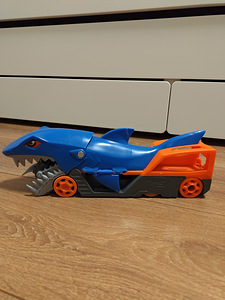 Hot Wheels автовоз (3 фото из 3)
