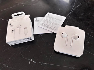 Apple EarPods USB-C (2 фото из 3)