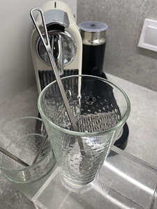 Kohvimasin nespresso + nespresso latte klaasid ja kapslikarp (2 foto / 2)