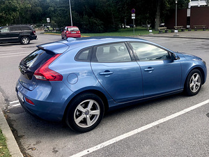 Volvo V40 D2 88 кВт 2016 мануал (5 фото из 11)