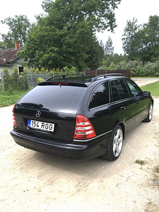 Mercedes-Benz C 320 Avantgarde 3.0 V6 165kW (5 foto / 10)