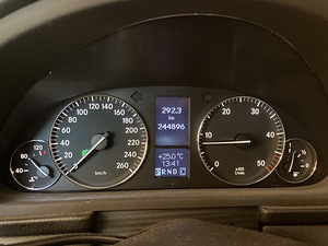Mercedes-Benz C 220 Avantgarde 2.1 R4 CDI 110kW (9 foto / 10)