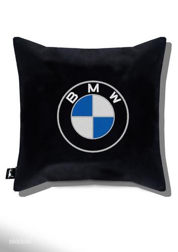 BMW подушка (фото #1)