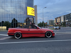 БМВ 318i (10 фото из 11)