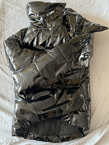 Женская куртка (2 фото из 4)