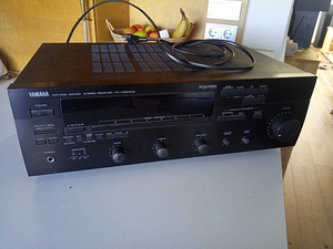 Ресивер Yamaha (2 фото из 3)