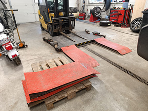 Autotõstuk rehvitöödeks (2 foto / 3)