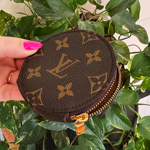 Louis Vuitton väike münditasku kott (1 foto / 6)