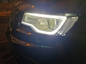 Jeep Grand Cherokee (14 foto / 14)