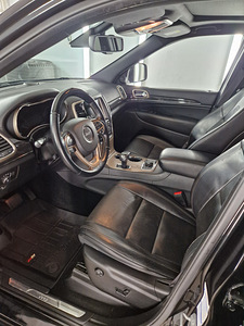 Jeep Grand Cherokee (8 foto / 14)