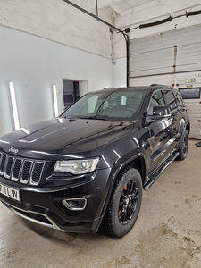 Jeep Grand Cherokee (2 foto / 14)