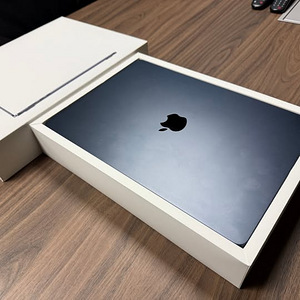 Apple MacBook Air M2 15.3" 8GB 512GB RU (2 foto / 4)