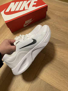 Кроссовки Nike 38 (новые) (2 фото из 5)