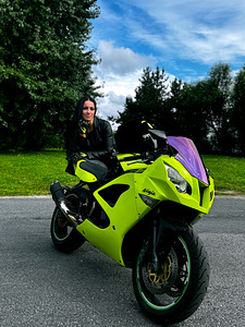 Kawazaki zx6r 2003 (1 foto / 4)