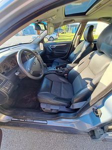 Продается / обмен volvo s60 (5 фото из 5)