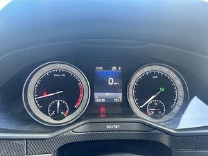 Skoda Superb 2018 1.4 110kw Sportline (6 foto / 14)