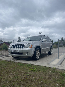 Jeep Grand Cherokee Overland (2 foto / 5)