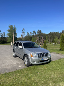Jeep Grand Cherokee Overland (1 foto / 10)