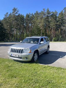 Jeep Grand Cherokee Overland (2 foto / 10)