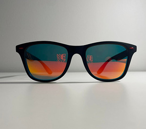 Новый! Солнцезащитные очки с поляризованными линзами, разные!