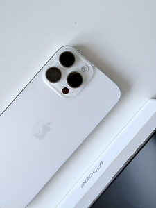 Apple iPhone 16 Pro Max White Titanium 256GB (2 фото из 5)