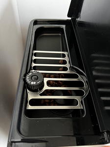 DeLonghi Magnifica täisautomaatne kohvimasin (5 foto / 6)
