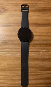 Samsung Galaxy Watch4 44mm LTE + ремешки (2 фото из 5)