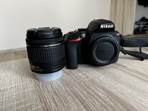 Nikon D5600 DSLR fotokaamera (3 foto / 4)