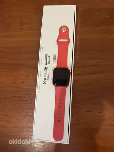 Apple Watch Series 6 40 мм красный (фото #2)