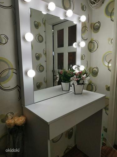 Стол для макияжа, зеркало (фото #1)