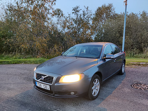 Volvo S80 2.4D 120kW (2 foto / 12)