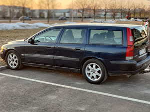 Volvo V70 (4 фото из 10)