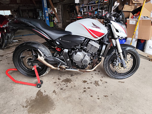 Honda CB600F Hornet (2 foto / 7)