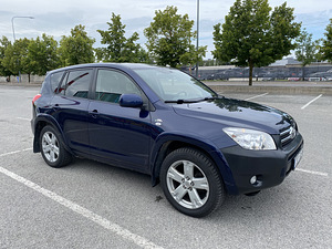 Toyota RAV 4 (5 foto / 8)