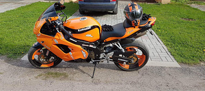 Kawasaki zx-9r (2 foto / 8)