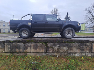 Nissan Pick-Up (1 фото из 6)