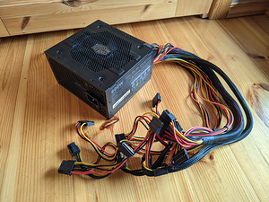 PSU Cooler Master Elite V3 600W (2 foto / 3)